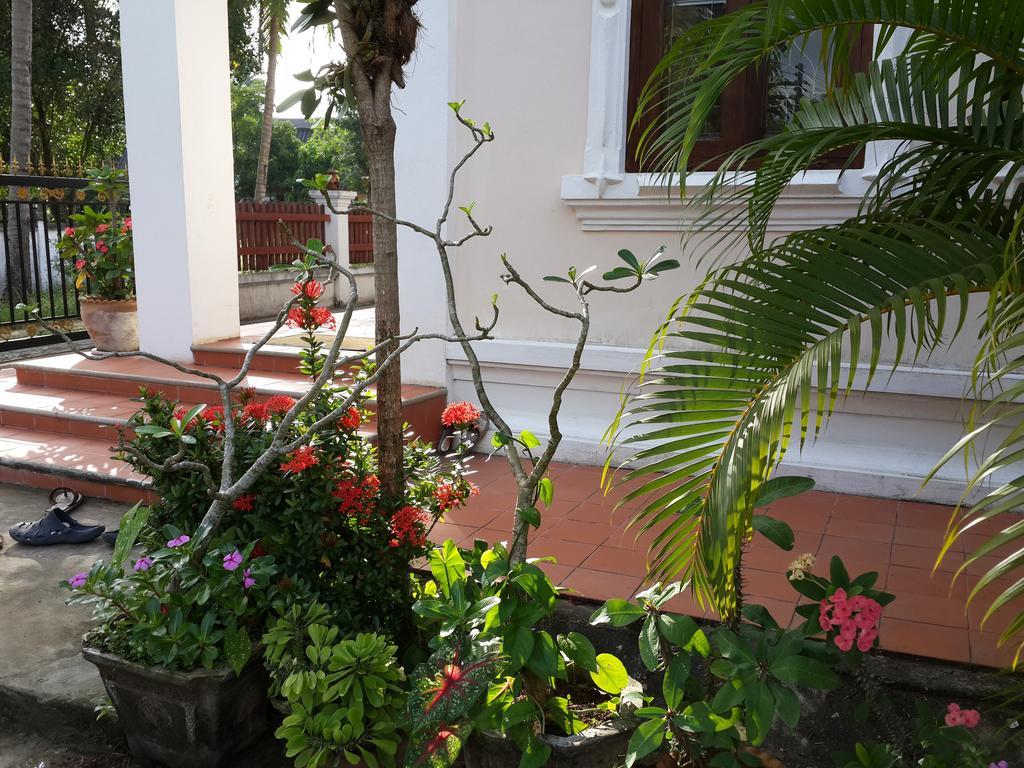 A Tee Guesthouse Luang Prabang Bagian luar foto