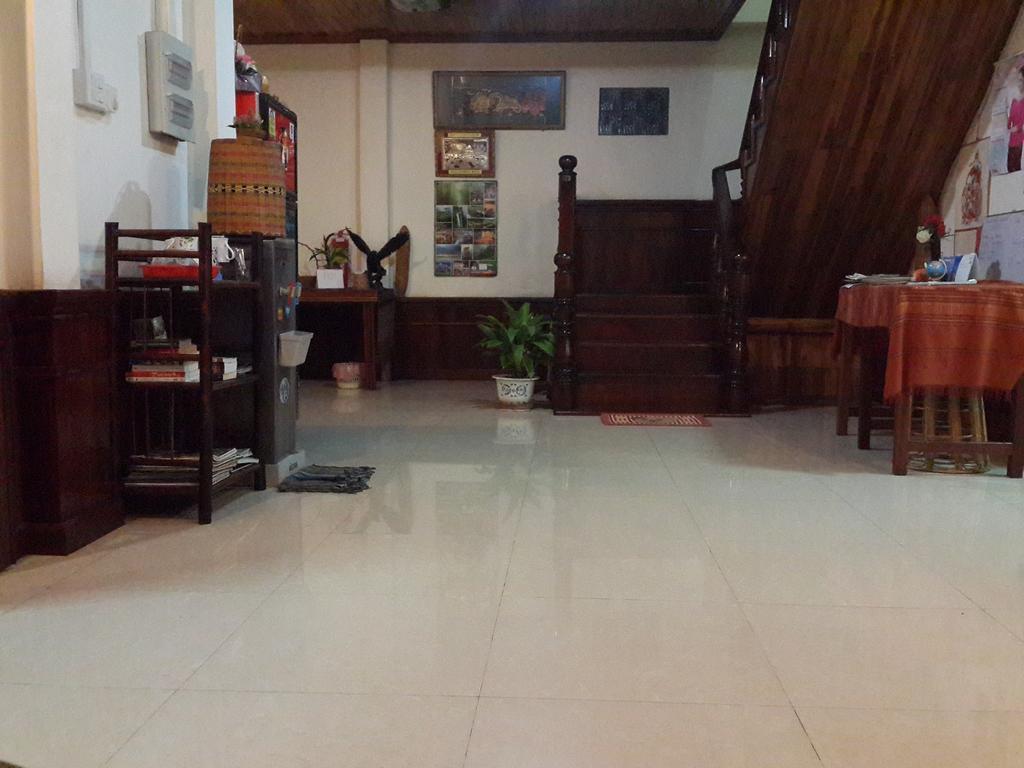 A Tee Guesthouse Luang Prabang Bagian luar foto
