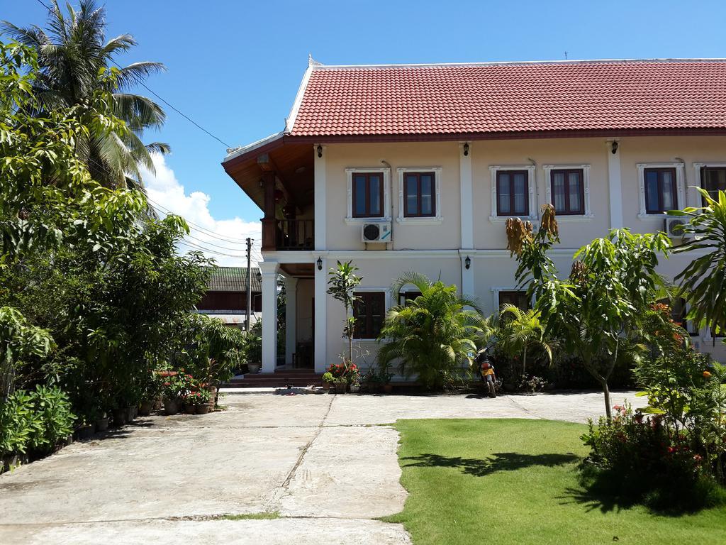 A Tee Guesthouse Luang Prabang Bagian luar foto