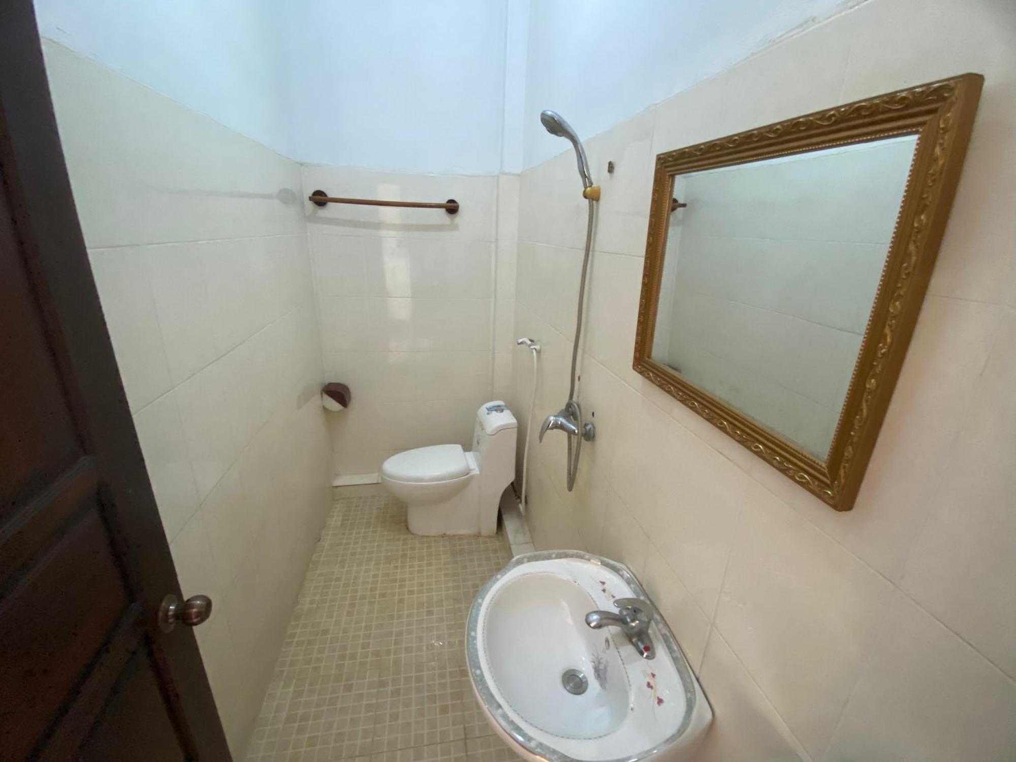 A Tee Guesthouse Luang Prabang Bagian luar foto