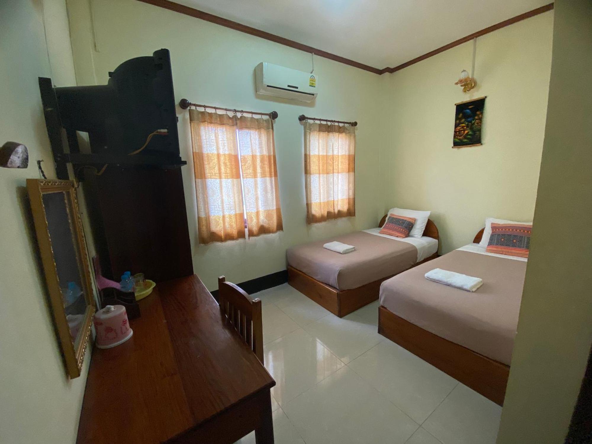 A Tee Guesthouse Luang Prabang Bagian luar foto