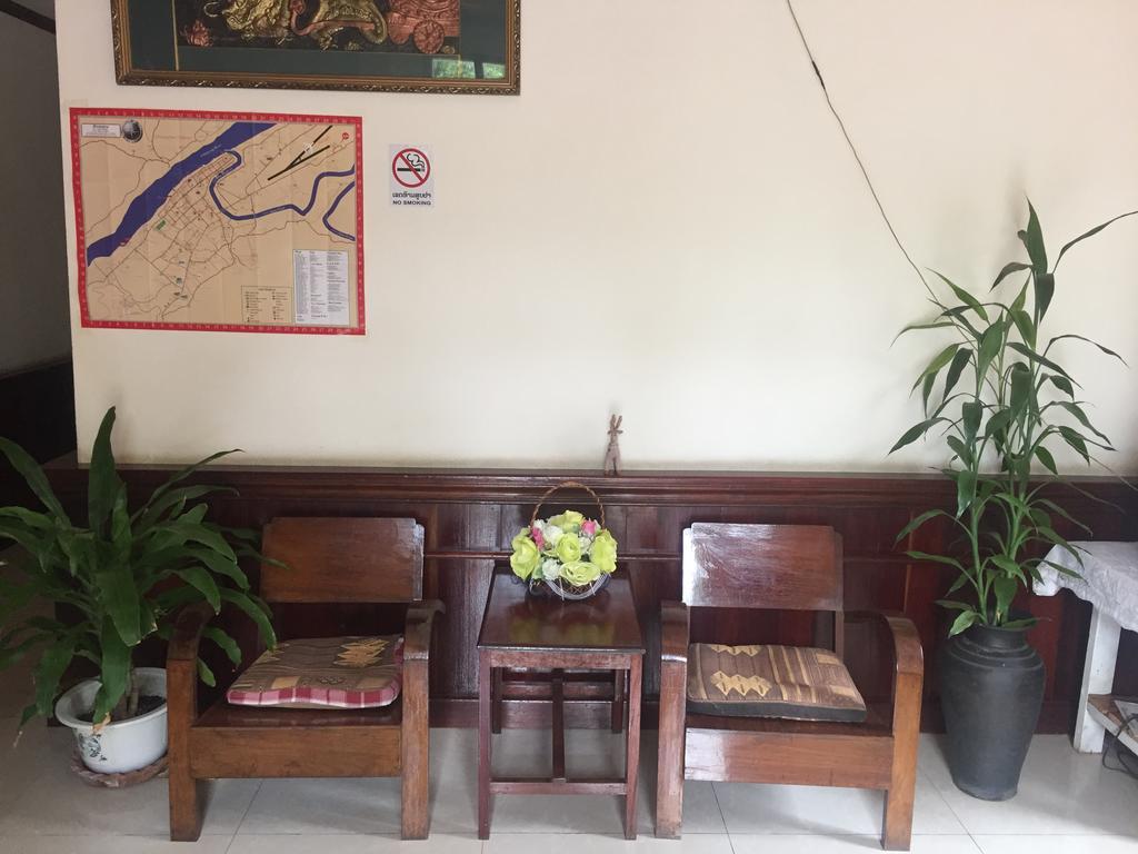 A Tee Guesthouse Luang Prabang Bagian luar foto