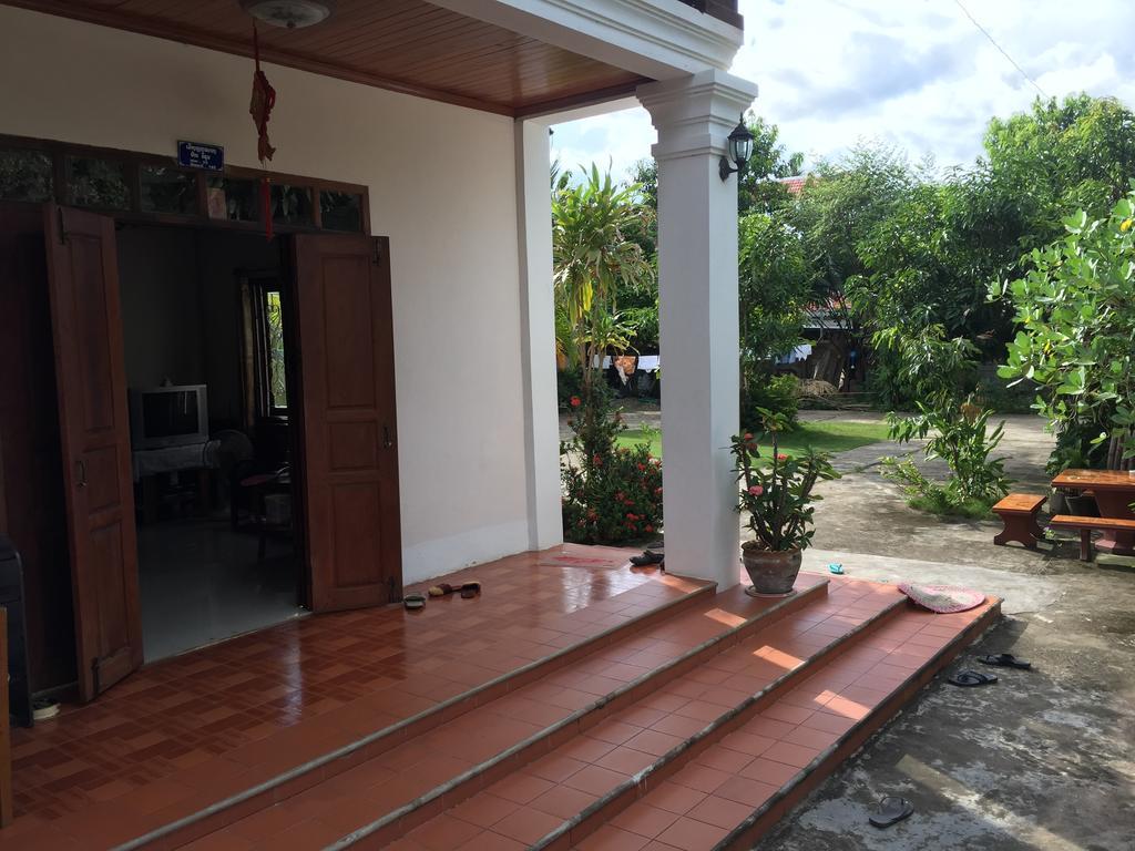 A Tee Guesthouse Luang Prabang Bagian luar foto