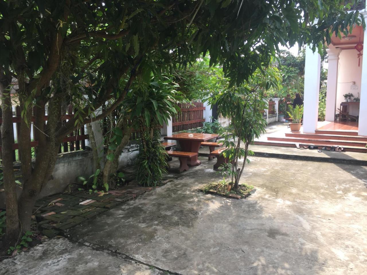 A Tee Guesthouse Luang Prabang Bagian luar foto