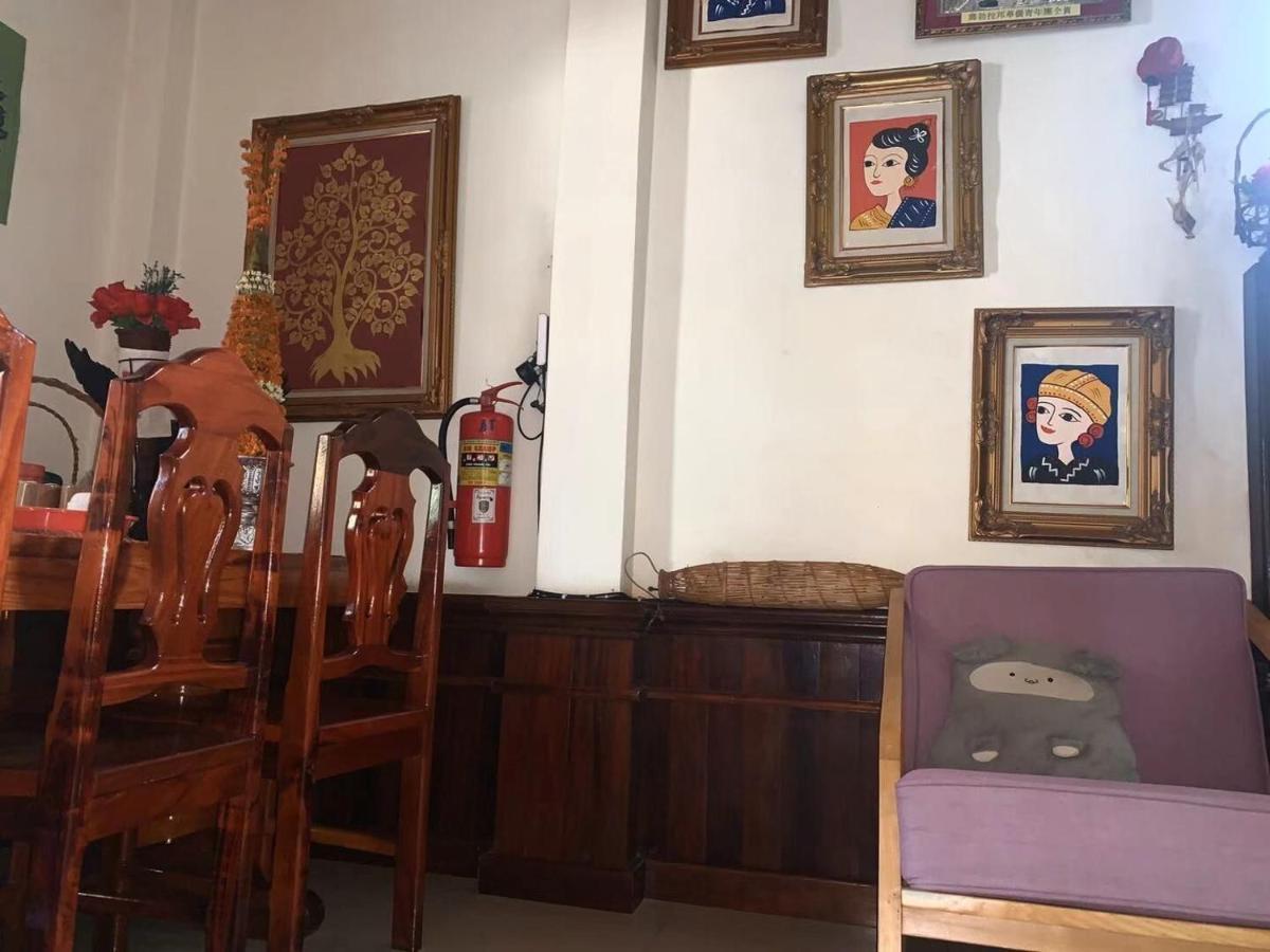 A Tee Guesthouse Luang Prabang Bagian luar foto
